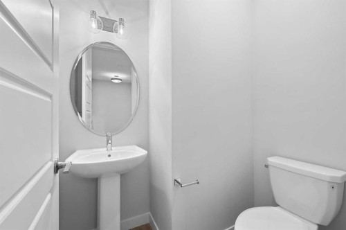 67 Agate Road, Cochrane, AB - Indoor Photo Showing Bathroom