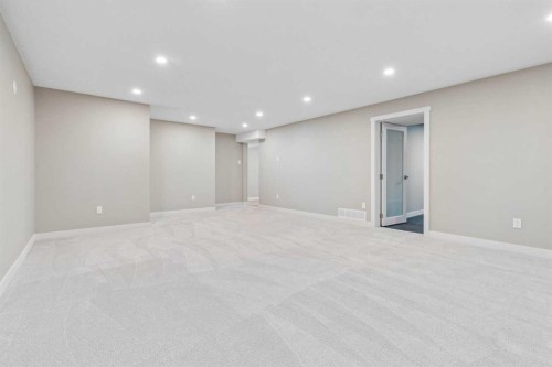 4319 19 Street Nw, Calgary, AB - Indoor