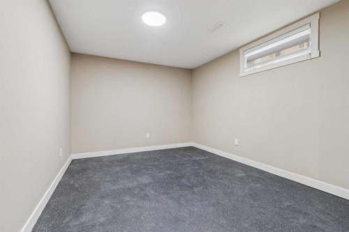 4319 19 Street Nw, Calgary, AB - Indoor Photo Showing Other Room