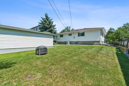 4319 19 Street Nw, Calgary, AB - Outdoor