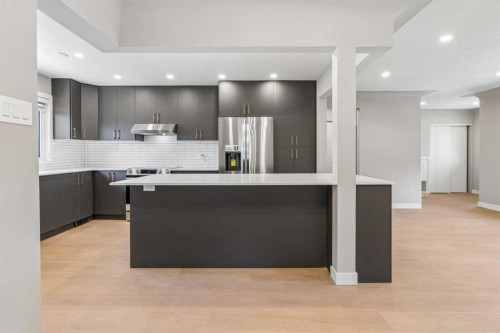 4319 19 Street Nw, Calgary, AB - Indoor Photo Showing Kitchen With Upgraded Kitchen
