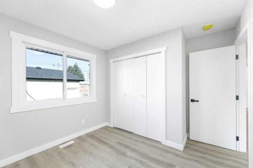 3239 Dovercliife Road Se, Calgary, AB 