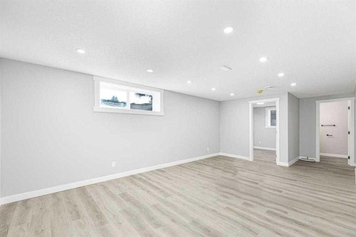 3239 Dovercliife Road Se, Calgary, AB 