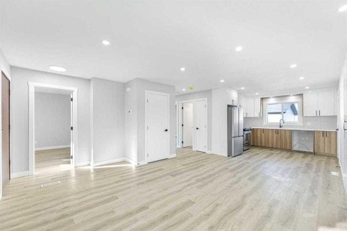 3239 Dovercliife Road Se, Calgary, AB 