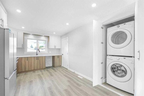 3239 Dovercliife Road Se, Calgary, AB 