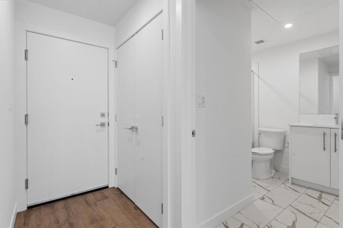 2110-265 Wolf Willow Boulevard Se, Calgary, AB - Indoor