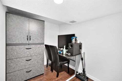 98 Panamount Villas Nw, Calgary, AB - Indoor Photo Showing Office
