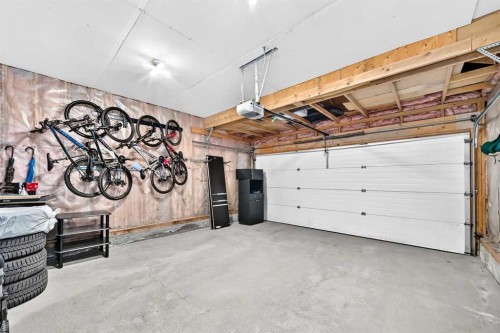 98 Panamount Villas Nw, Calgary, AB - Indoor Photo Showing Garage