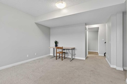 73 Rockyvale Green Nw, Calgary, AB - Indoor