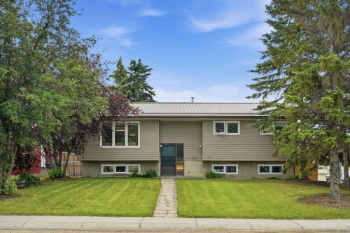 1239 Idaho Street  Carstairs, AB T0M 0N0