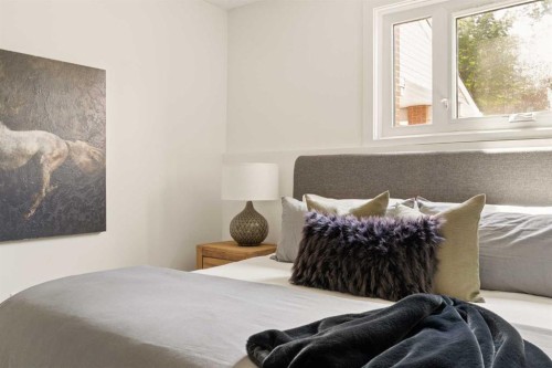 101-930 18 Avenue Sw, Calgary, AB - Indoor Photo Showing Bedroom