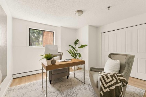 101-930 18 Avenue Sw, Calgary, AB - Indoor Photo Showing Office