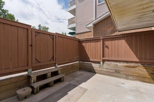 101-930 18 Avenue Sw, Calgary, AB - Outdoor With Exterior