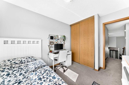 3628 Catalina Boulevard Ne, Calgary, AB - Indoor Photo Showing Bedroom