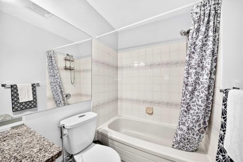 3628 Catalina Boulevard Ne, Calgary, AB - Indoor Photo Showing Bathroom