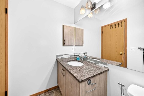 3628 Catalina Boulevard Ne, Calgary, AB - Indoor Photo Showing Bathroom