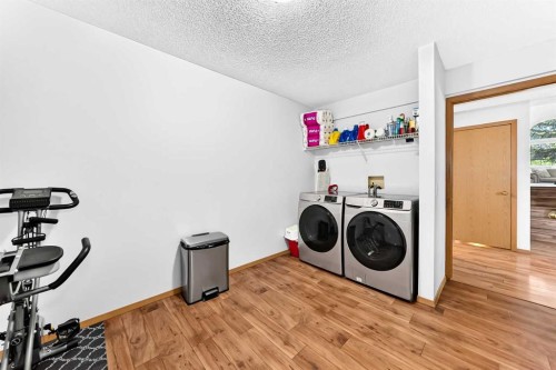 3628 Catalina Boulevard Ne, Calgary, AB - Indoor Photo Showing Laundry Room