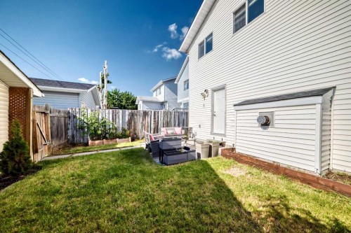 3628 Catalina Boulevard Ne, Calgary, AB - Outdoor With Exterior