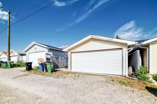 3628 Catalina Boulevard Ne, Calgary, AB - Outdoor With Exterior