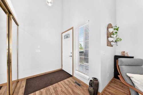 3628 Catalina Boulevard Ne, Calgary, AB - Indoor Photo Showing Other Room