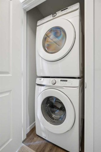 611-355 Nolancrest Heights Nw, Calgary, AB - Indoor Photo Showing Laundry Room