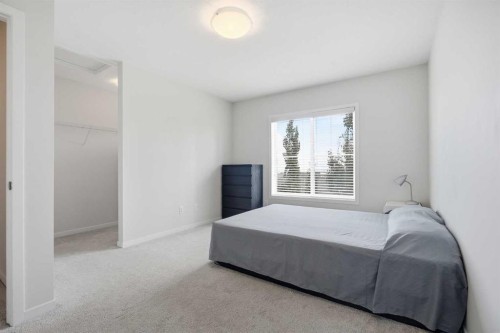 611-355 Nolancrest Heights Nw, Calgary, AB - Indoor Photo Showing Bedroom