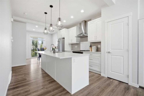 611-355 Nolancrest Heights Nw, Calgary, AB - Indoor Photo Showing Kitchen With Upgraded Kitchen