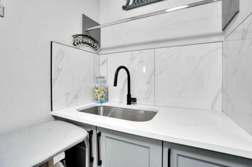 36 Waterford Terrace, Chestermere, AB - Indoor Photo Showing Kitchen