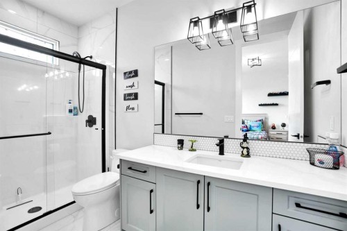 36 Waterford Terrace, Chestermere, AB - Indoor Photo Showing Bathroom