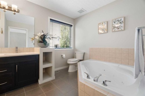 1258 New Brighton Drive Se, Calgary, AB - Indoor Photo Showing Bathroom