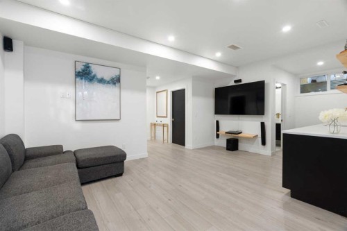 1258 New Brighton Drive Se, Calgary, AB - Indoor
