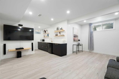 1258 New Brighton Drive Se, Calgary, AB - Indoor