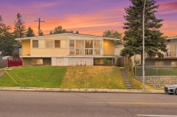 6303 4 Street NW Calgary, AB T2K 1B7