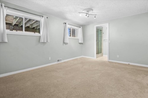 7715 67 Avenue Nw, Calgary, AB - Indoor Photo Showing Other Room
