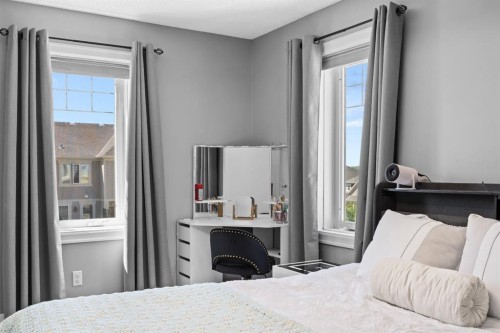 52 Windstone Green Sw, Airdrie, AB - Indoor Photo Showing Bedroom
