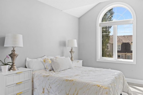 52 Windstone Green Sw, Airdrie, AB - Indoor Photo Showing Bedroom