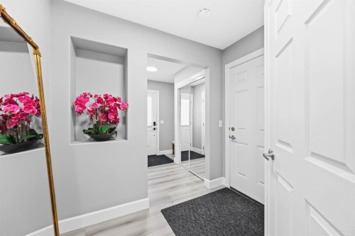 52 Windstone Green Sw, Airdrie, AB - Indoor Photo Showing Other Room