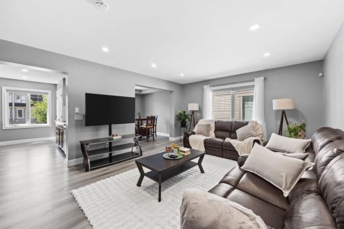 52 Windstone Green Sw, Airdrie, AB - Indoor Photo Showing Living Room