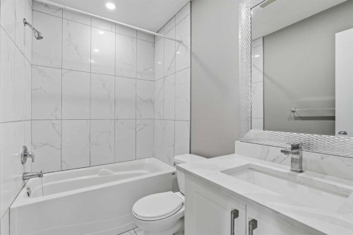 99 Pinecliff Close, Calgary, AB - Indoor Photo Showing Bathroom