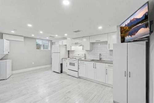 99 Pinecliff Close, Calgary, AB - Indoor
