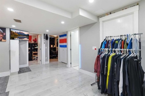 99 Pinecliff Close, Calgary, AB - Indoor