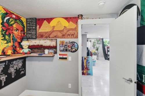 99 Pinecliff Close, Calgary, AB - Indoor Photo Showing Other Room