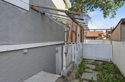 99 Pinecliff Close, Calgary, AB - Outdoor With Exterior