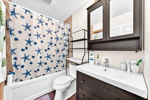 96 Covington Court Ne, Calgary, AB - Indoor Photo Showing Bathroom