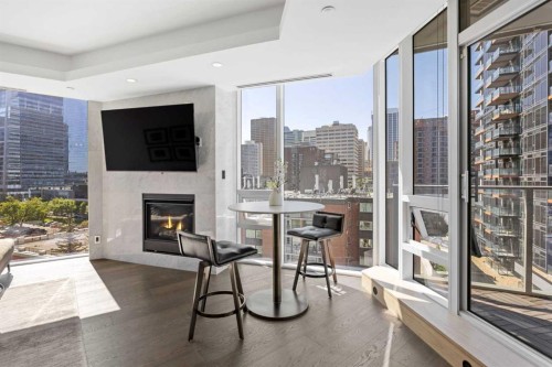 701-738 1 Avenue Sw, Calgary, AB - Indoor With Fireplace
