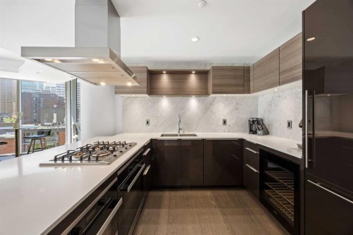 701-738 1 Avenue Sw, Calgary, AB - Indoor Photo Showing Kitchen With Upgraded Kitchen