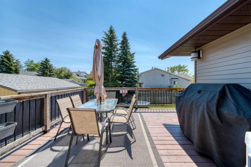 71 Riverglen Crescent Se, Calgary, AB - Outdoor With Deck Patio Veranda With Exterior