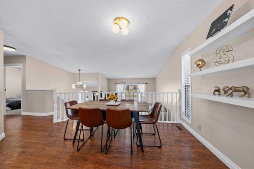 71 Riverglen Crescent Se, Calgary, AB - Indoor Photo Showing Dining Room
