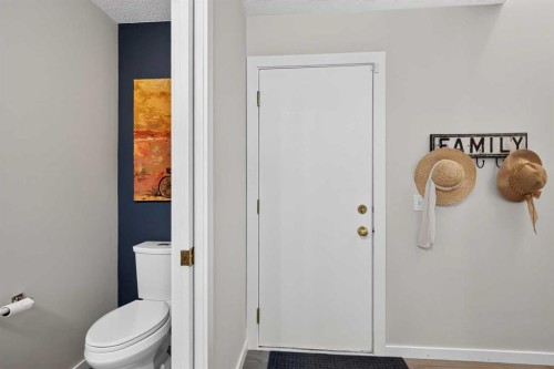 66 Canoe Close Sw, Airdrie, AB - Indoor Photo Showing Bathroom