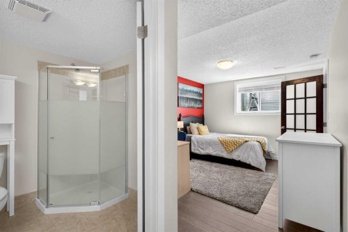 66 Canoe Close Sw, Airdrie, AB - Indoor Photo Showing Bathroom